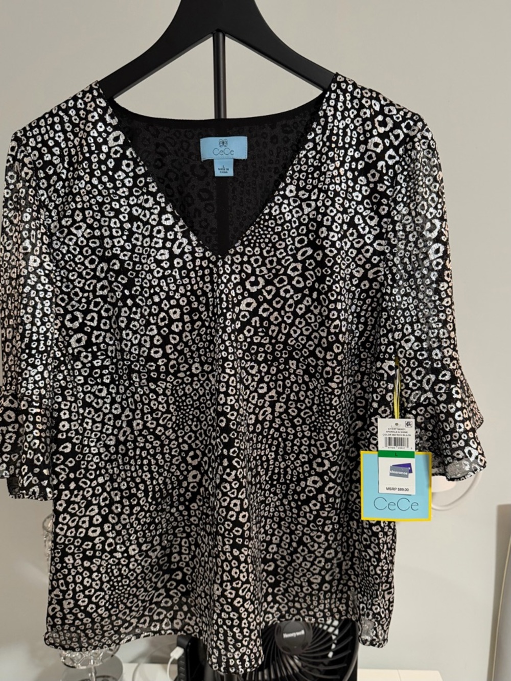 CeCe Black and White Printed V-Neck Ruffle Sleeve Blouse